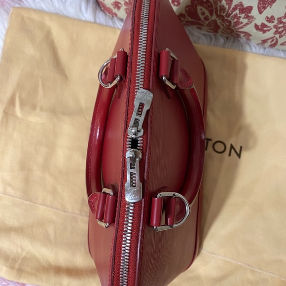 Authentic Louis Vuitton Alma red Epi leather - Picture 5 of 14